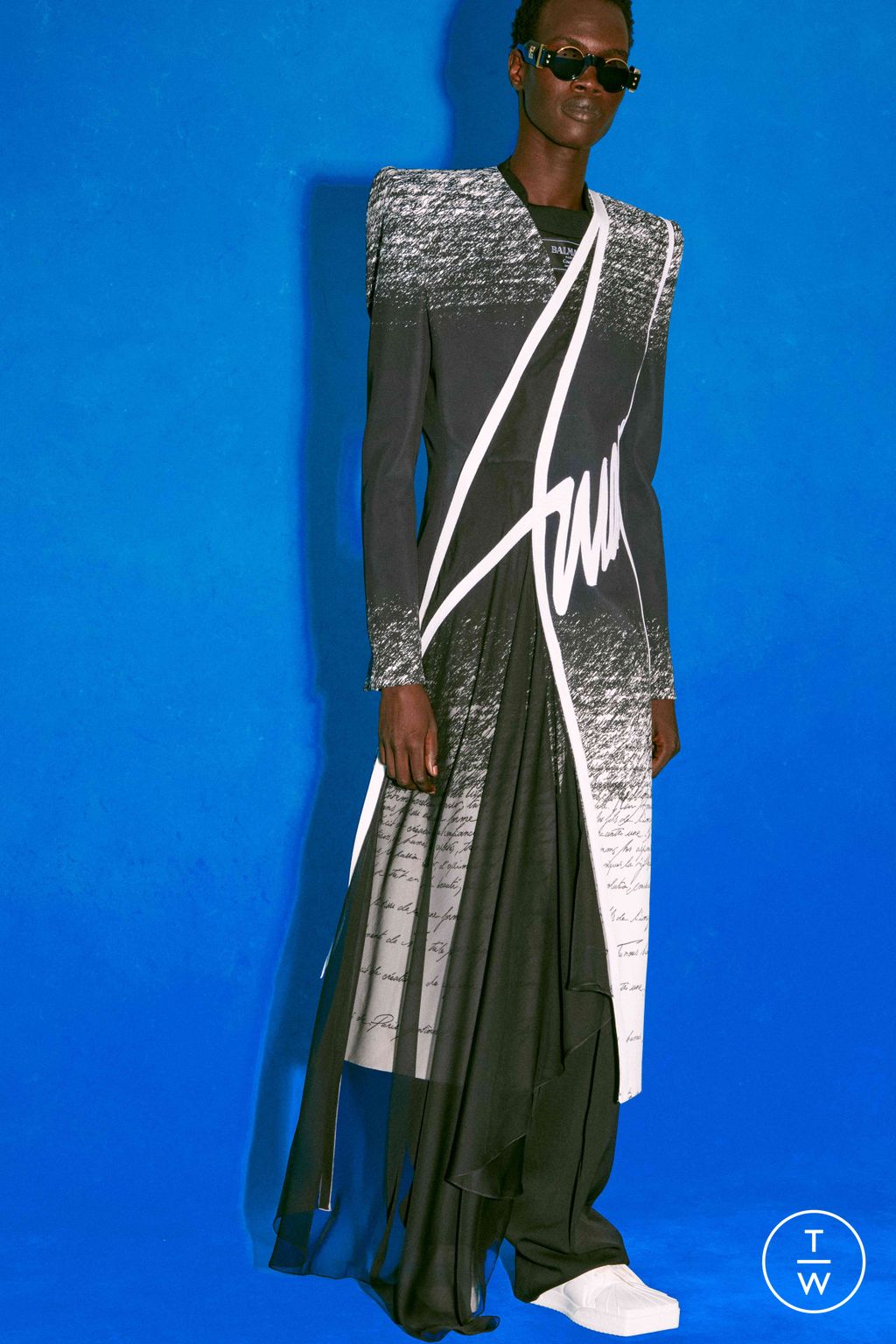 Fashion Week Paris Resort 2025 look 39 from the Balmain collection menswear