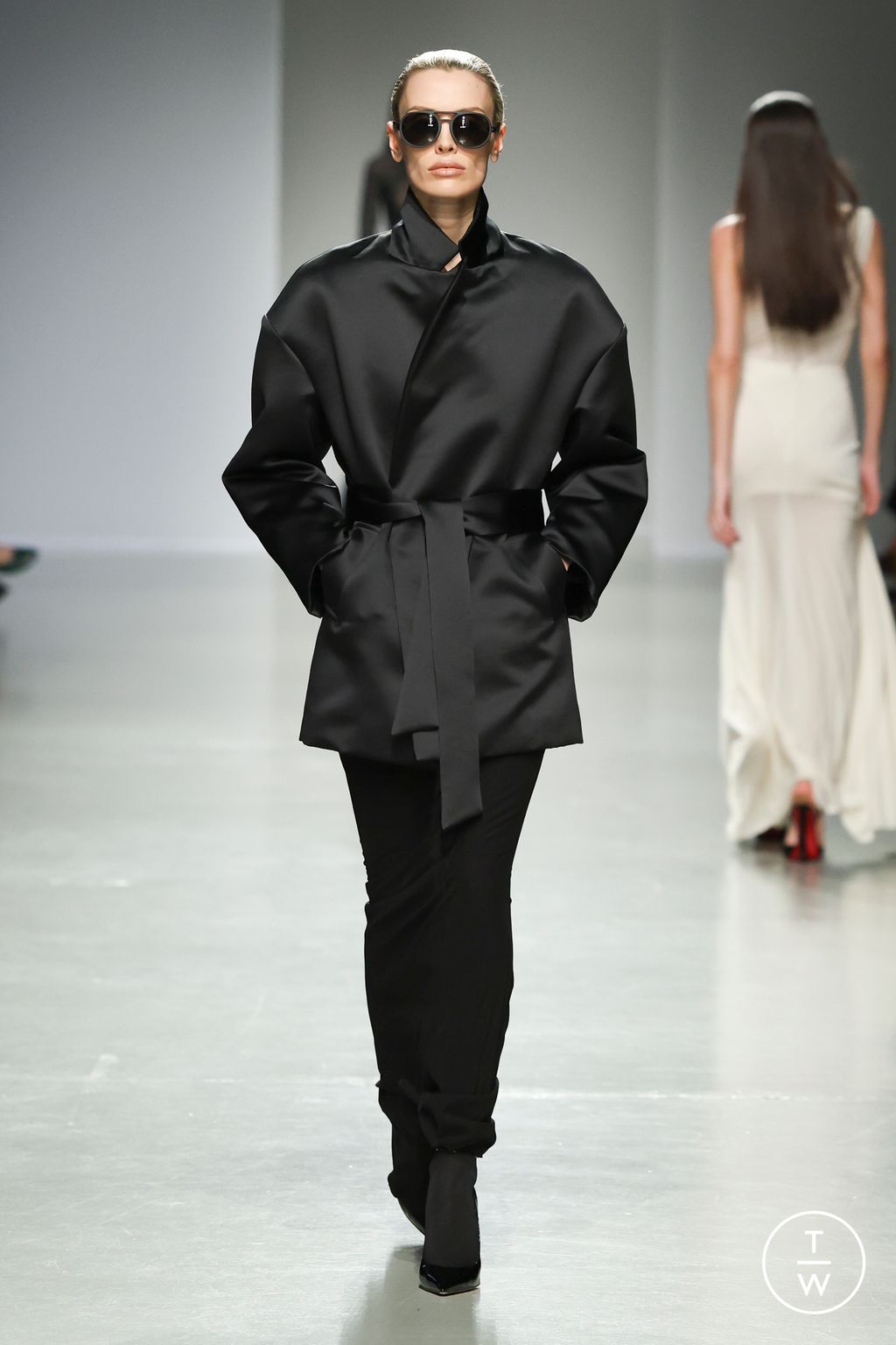 Fashion Week Paris Fall/Winter 2025 look 39 from the Atlein collection 女装