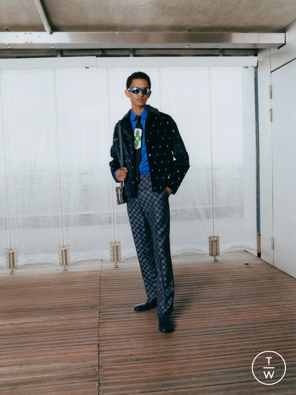 Fashion Week Paris Resort 2023 look 41 from the Louis Vuitton collection 男装