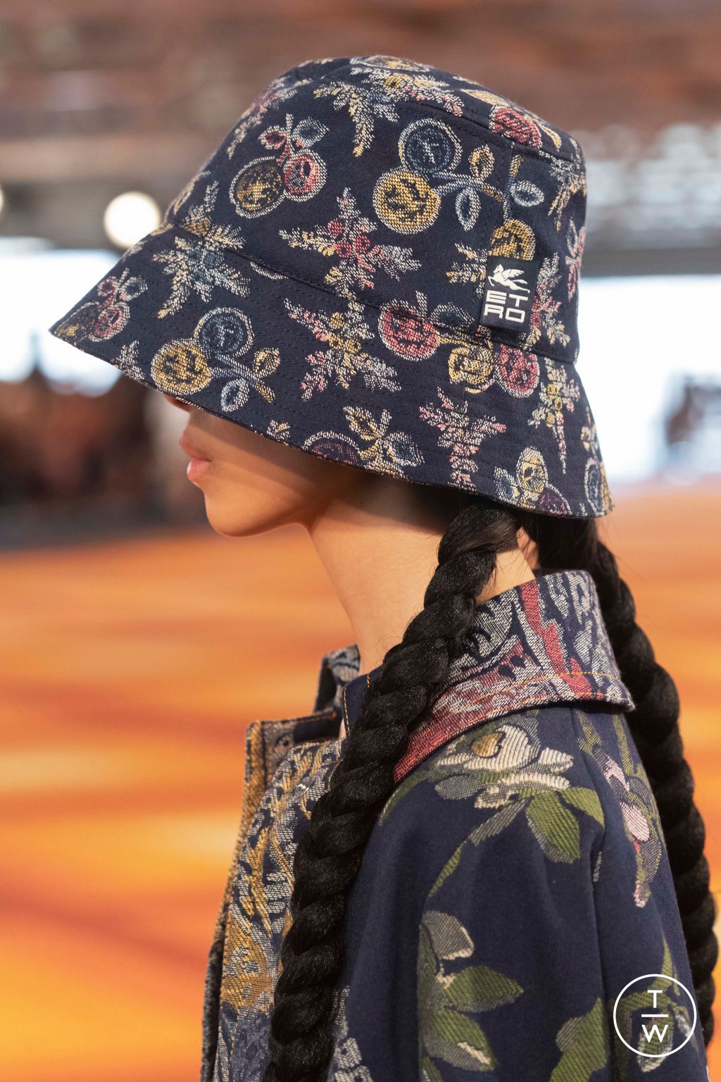 Fashion Week Milan Spring/Summer 2023 look 22 from the Etro collection womenswear accessories