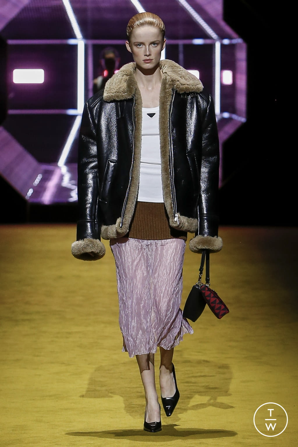 Fashion Week Milan Fall/Winter 2022 look 39 from the Prada collection womenswear