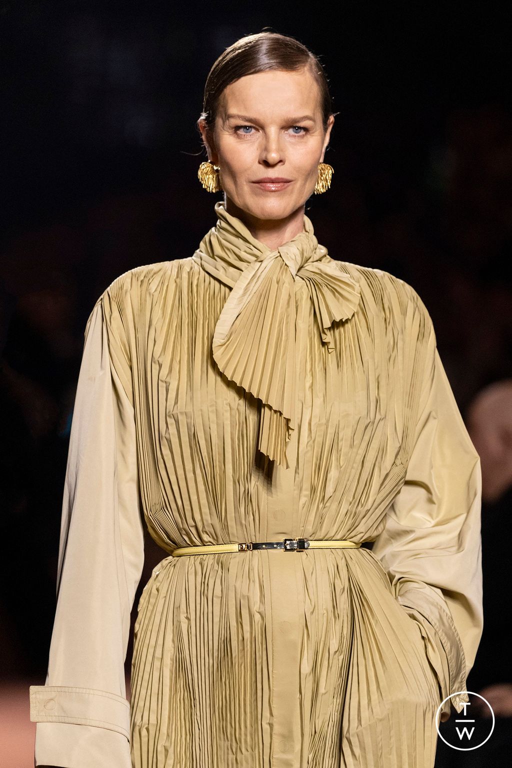 Fashion Week Milan Fall/Winter 2025 look 117 from the Fendi collection 女装配饰