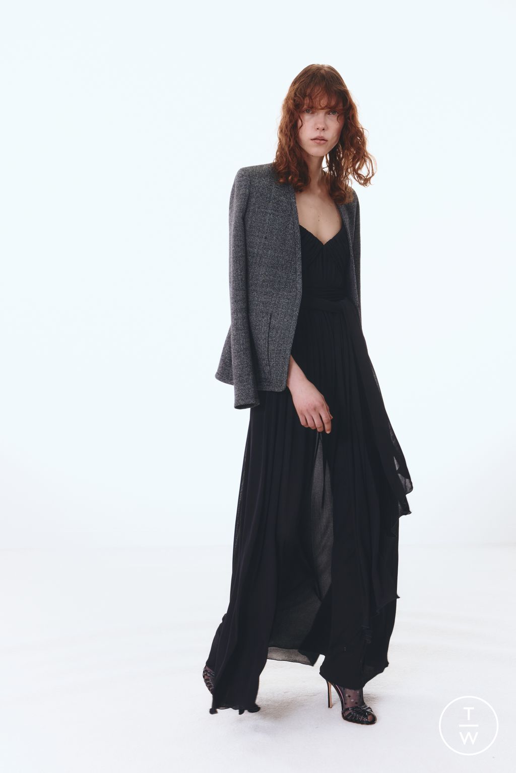 Fashion Week Paris Pre-Fall 2025 look 39 from the Giambattista Valli collection 女装