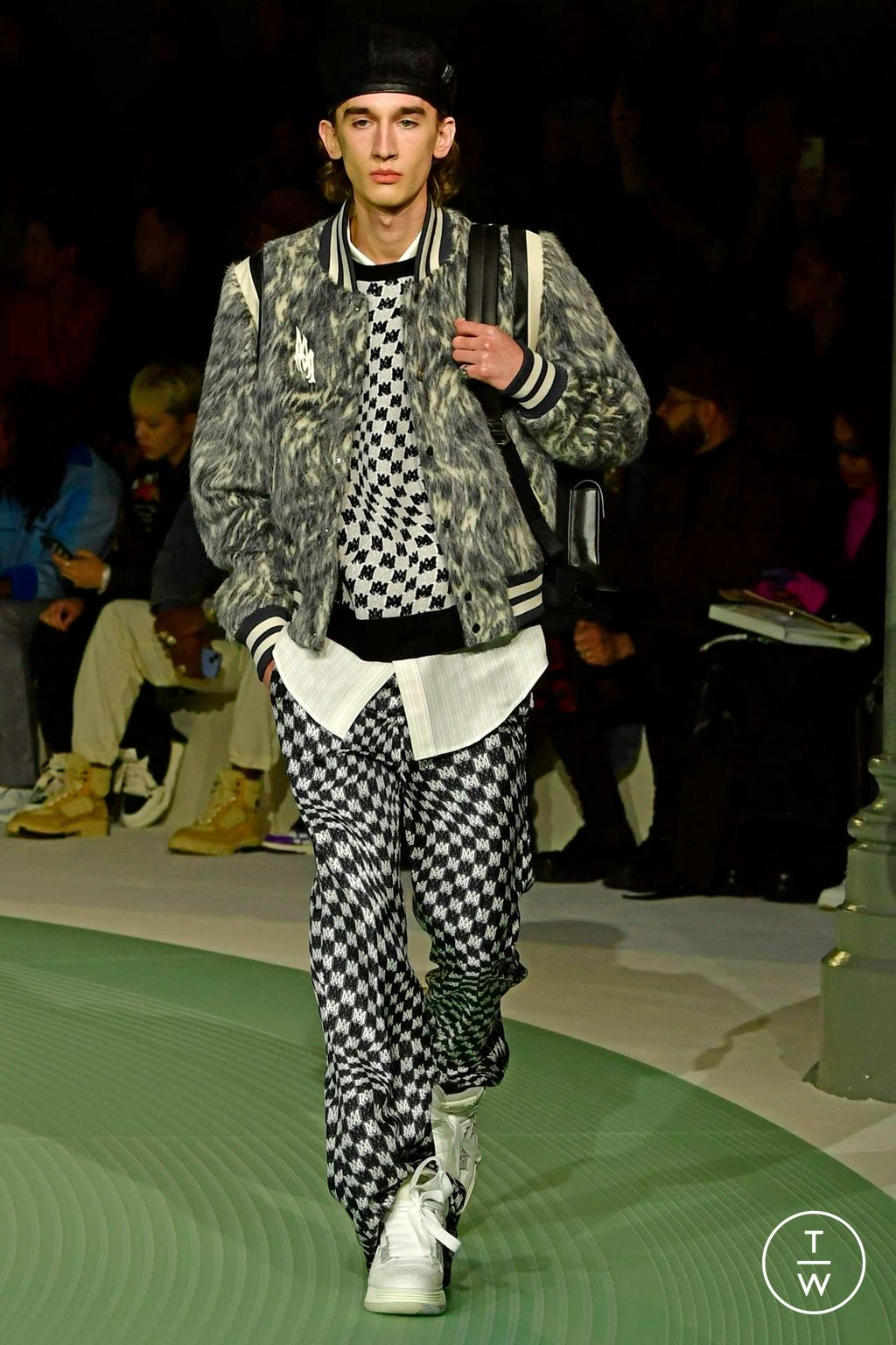 Fashion Week Paris Fall/Winter 2023 look 13 from the Amiri collection 男装