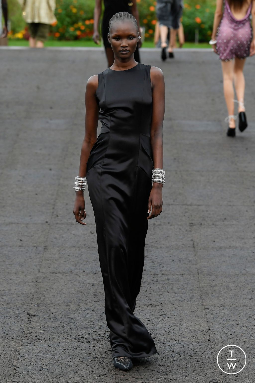Fashion Week Paris Spring/Summer 2023 look 49 from the Givenchy collection womenswear