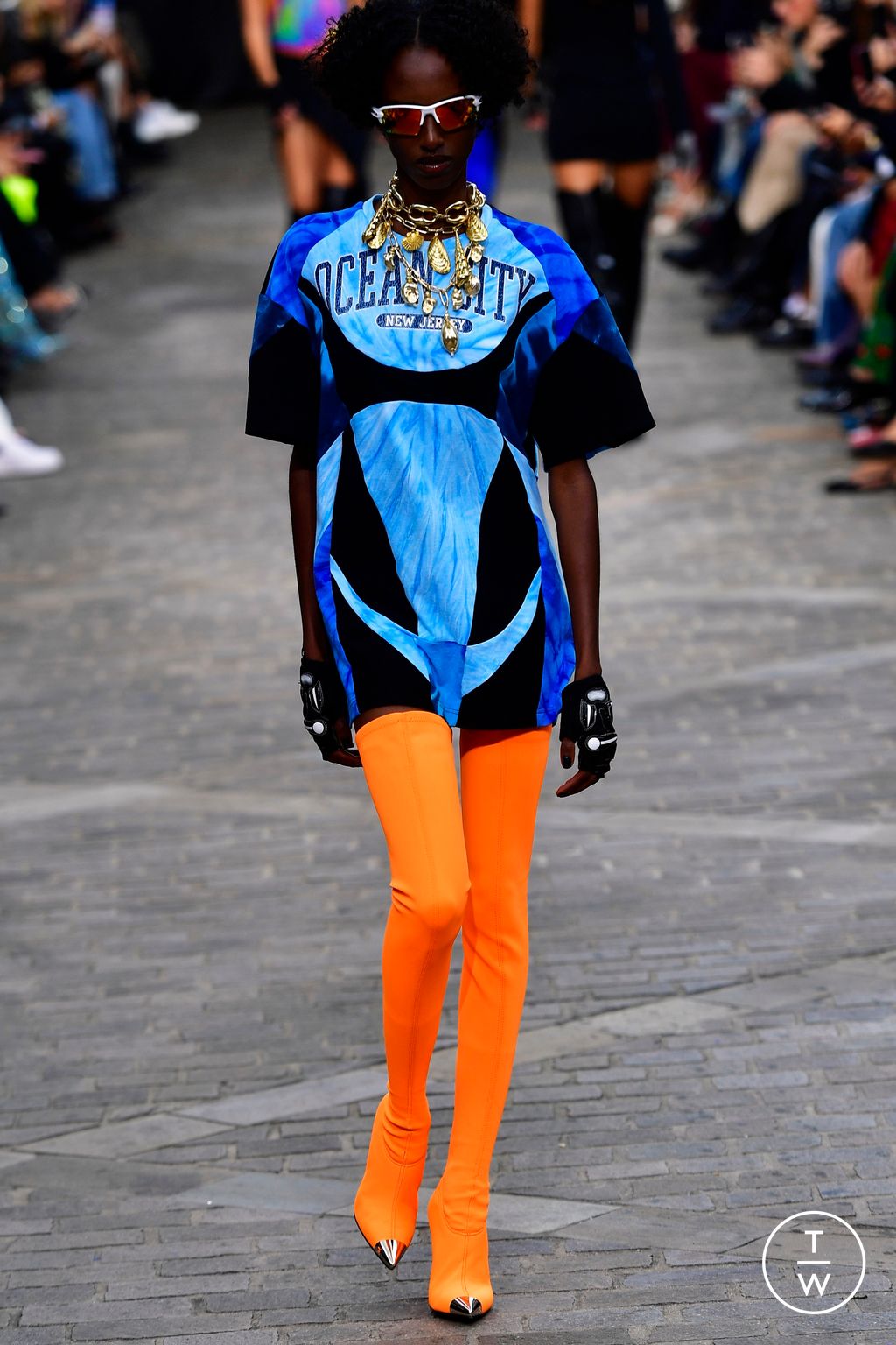 Fashion Week London Spring/Summer 2023 look 13 from the David Koma collection womenswear