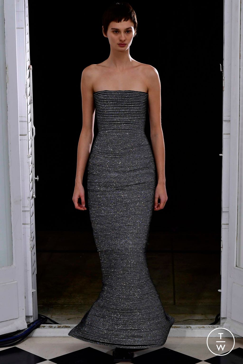 Fashion Week Paris Spring/Summer 2023 look 24 from the Maison Rabih Kayrouz collection couture