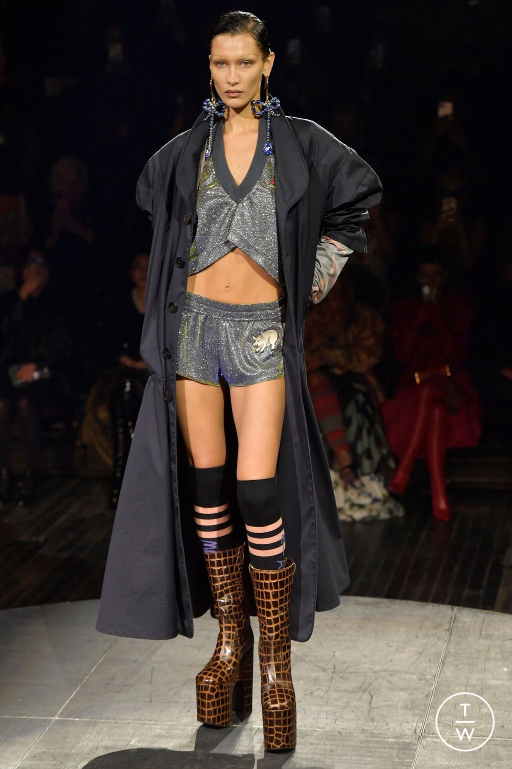 Fashion Week Paris Spring/Summer 2023 look 29 from the Andreas Kronthaler for Vivienne Westwood collection womenswear