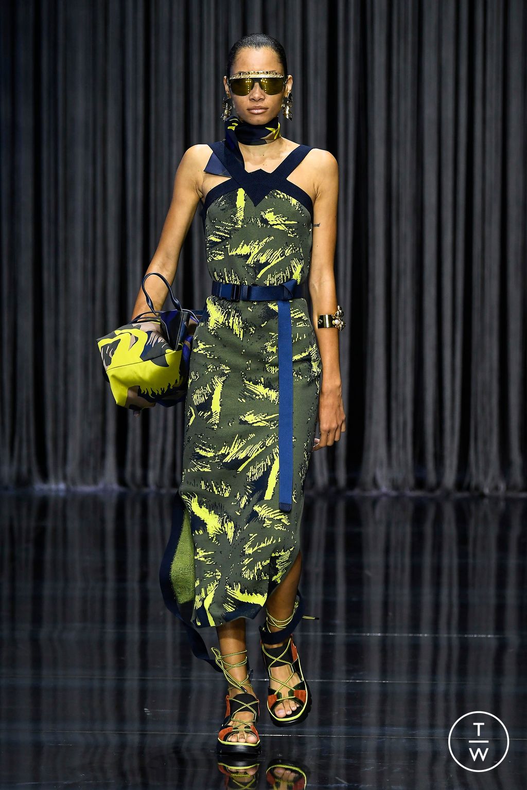 Fashion Week Milan Spring/Summer 2023 look 9 de la collection Ferrari womenswear