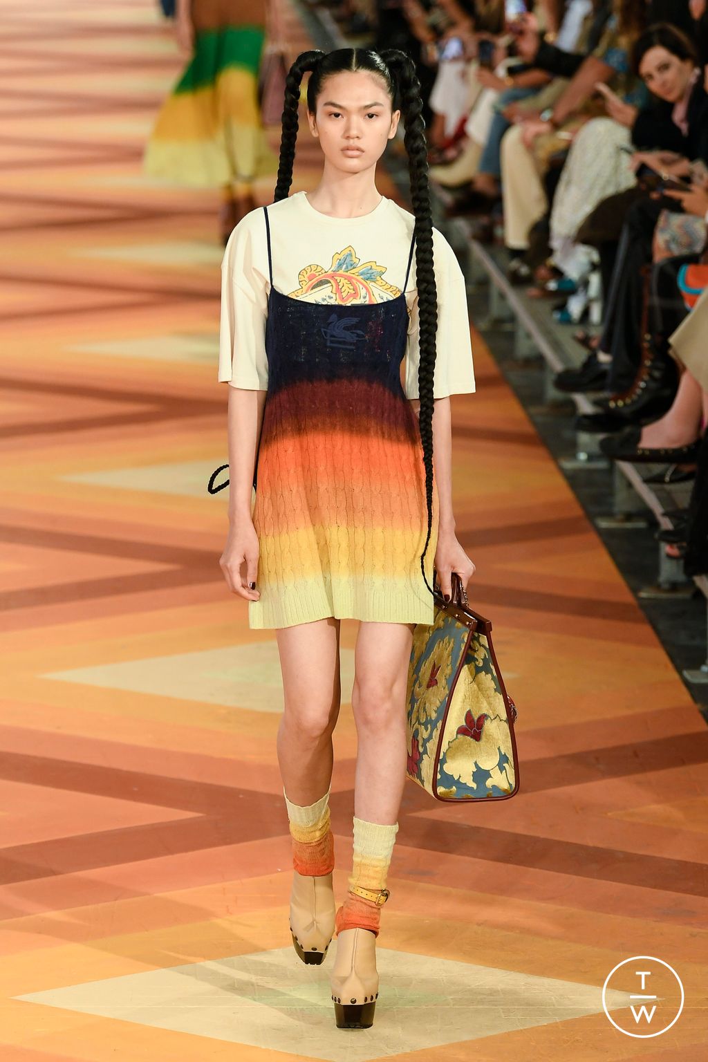 Fashion Week Milan Spring/Summer 2023 look 18 from the Etro collection 女装