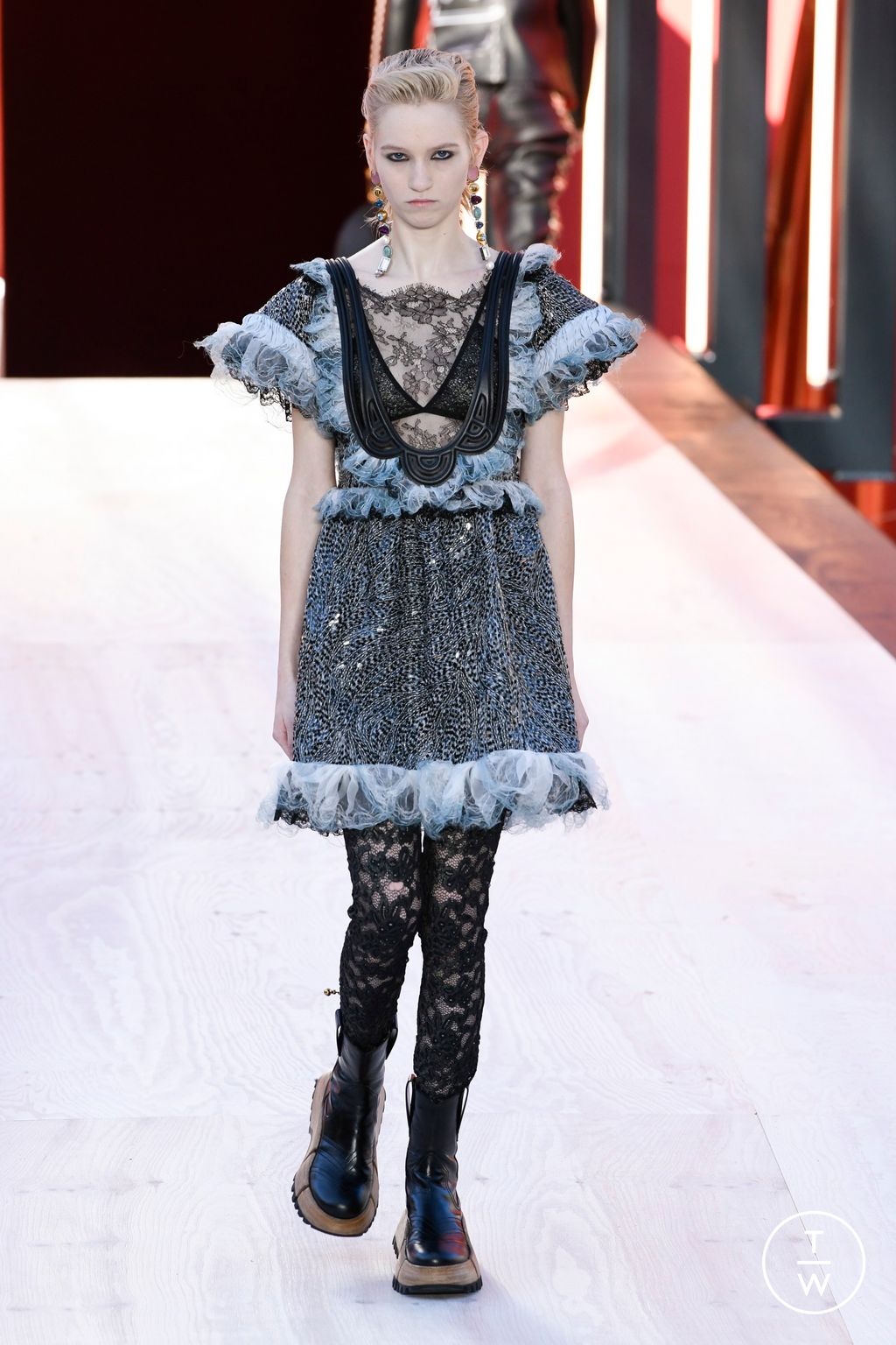 Fashion Week Paris Spring/Summer 2023 look 19 from the Louis Vuitton collection womenswear