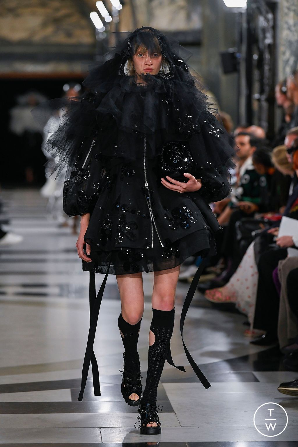 Fashion Week London Spring/Summer 2023 look 43 from the Simone Rocha collection 女装