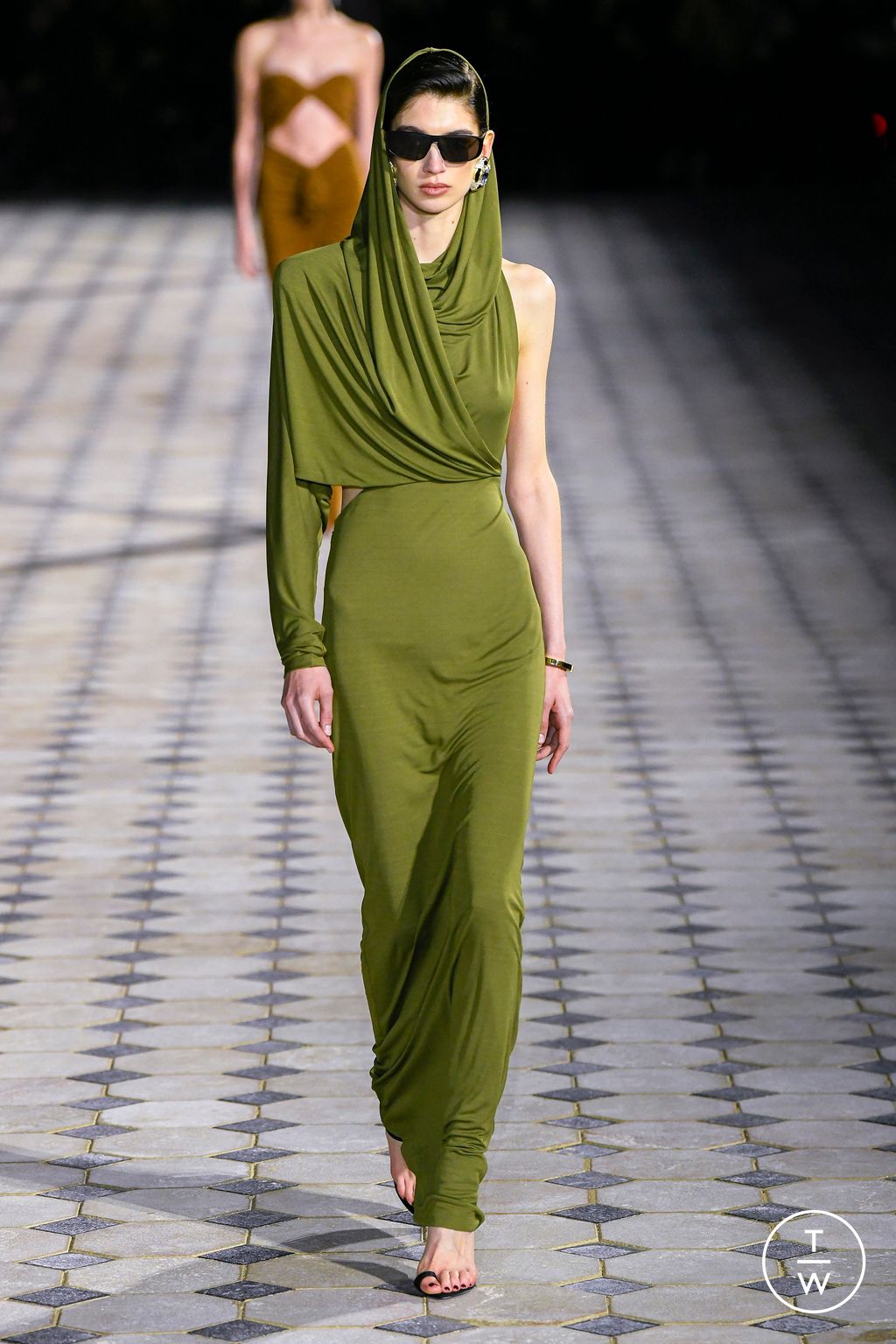 Fashion Week Paris Spring/Summer 2023 look 11 de la collection Saint Laurent womenswear