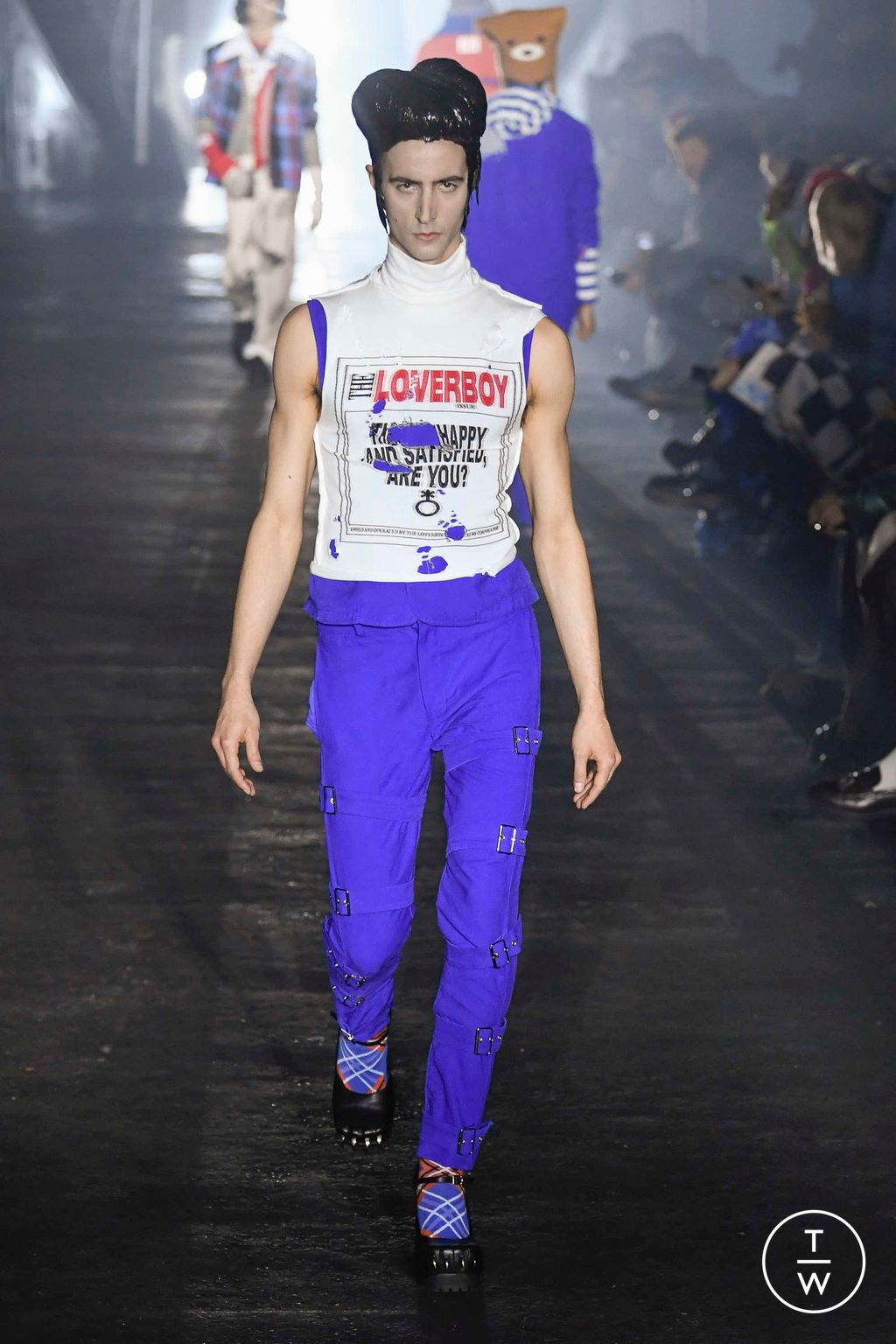 Fashion Week Milan Fall/Winter 2023 look 51 de la collection Charles Jeffrey LOVERBOY menswear