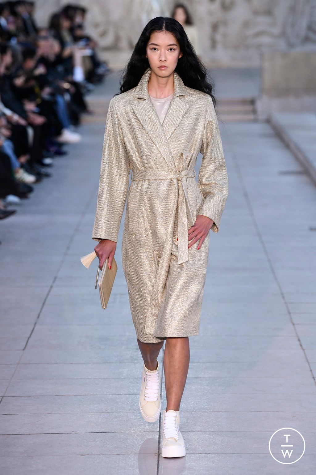 Fashion Week Paris Spring/Summer 2023 look 13 from the Akris collection 女装