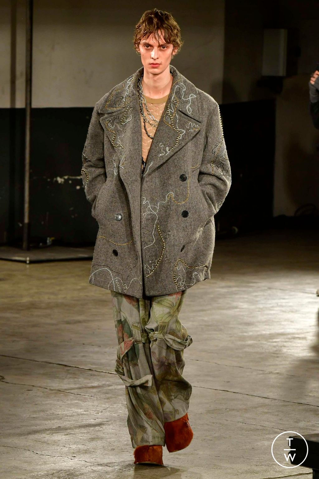 Fashion Week Paris Fall/Winter 2023 look 40 from the Dries Van Noten collection 男装