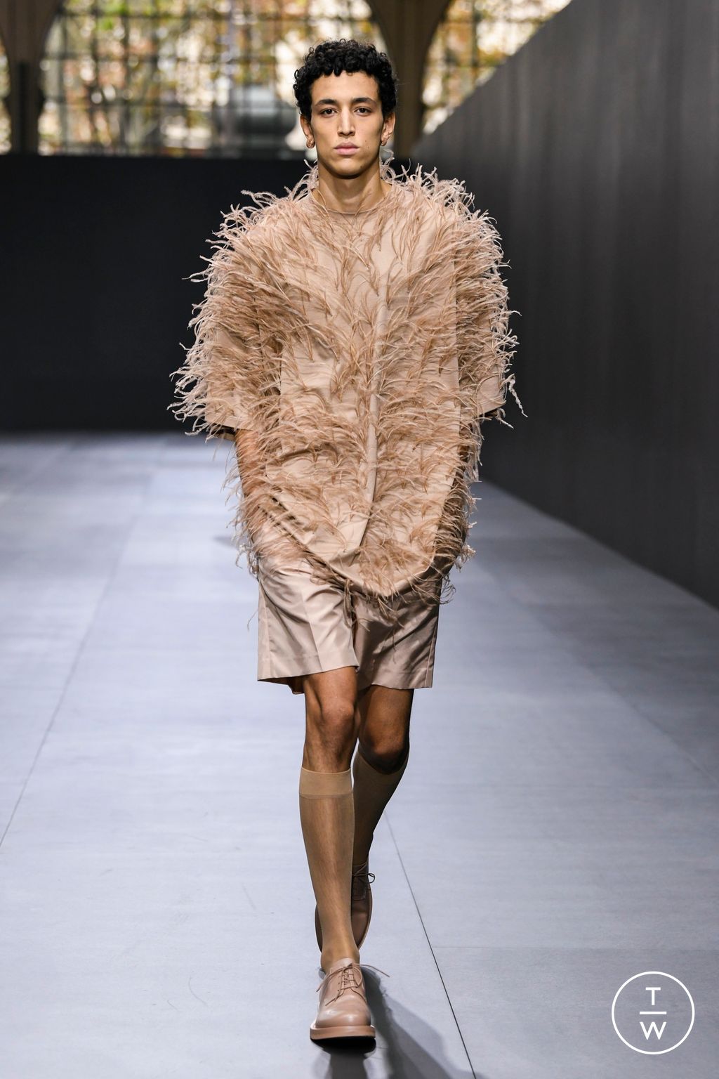 Fashion Week Paris Spring/Summer 2023 look 54 from the Valentino collection womenswear