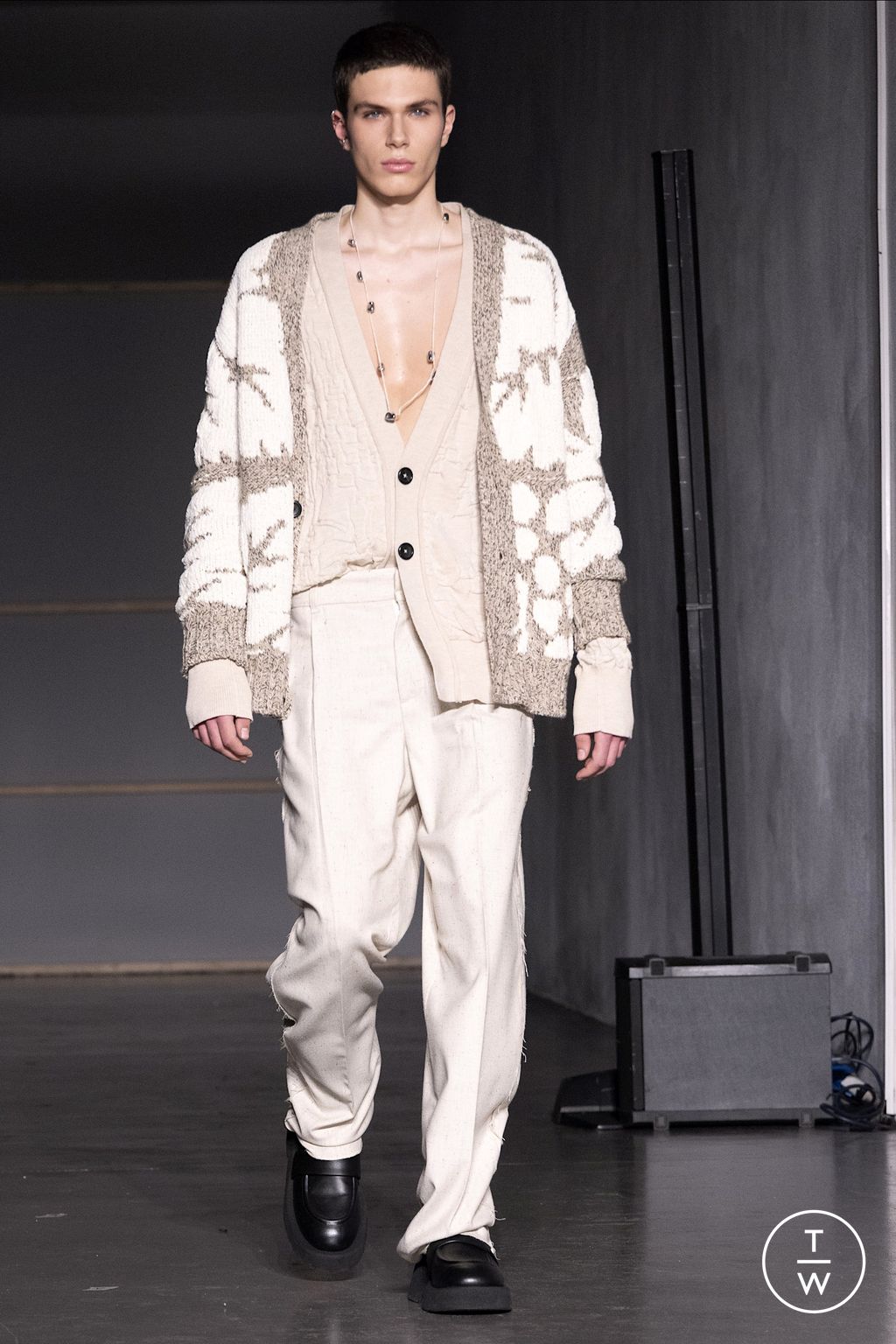 Fashion Week Milan Fall/Winter 2023 look 19 from the Federico Cina collection menswear