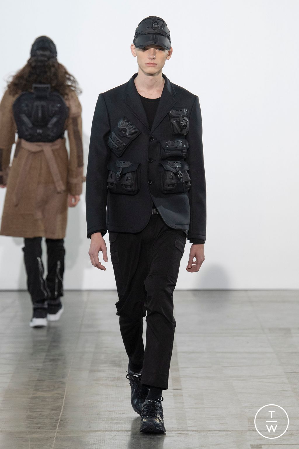 Fashion Week Paris Fall/Winter 2023 look 10 from the Junya Watanabe Man collection menswear