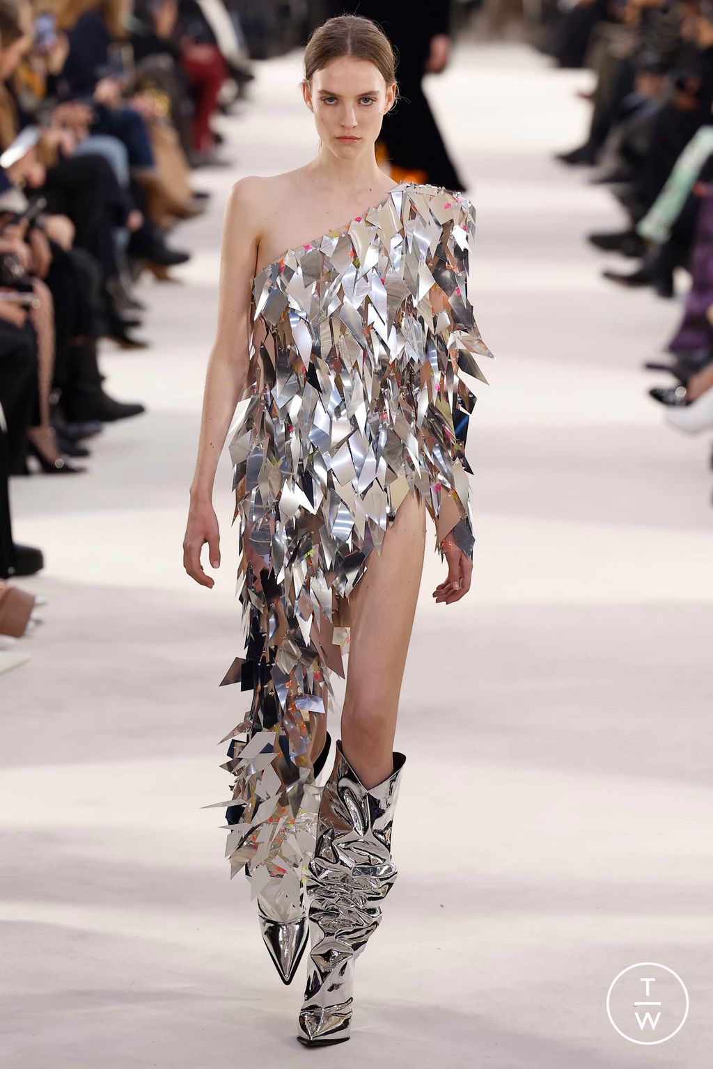 Fashion Week Paris Spring/Summer 2023 look 20 from the Alexandre Vauthier collection 高级定制