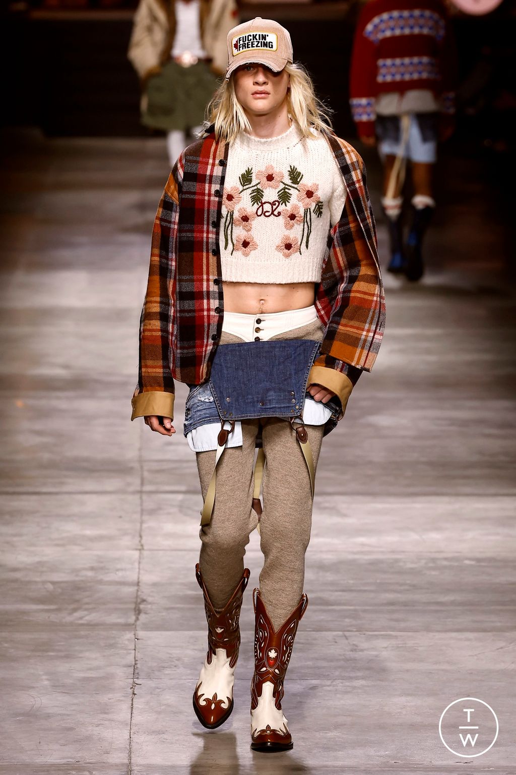 Fashion Week Milan Fall/Winter 2023 look 20 de la collection Dsquared2 menswear