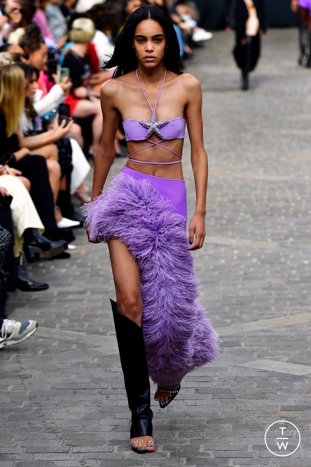 Fashion Week London Spring/Summer 2023 look 29 de la collection David Koma womenswear