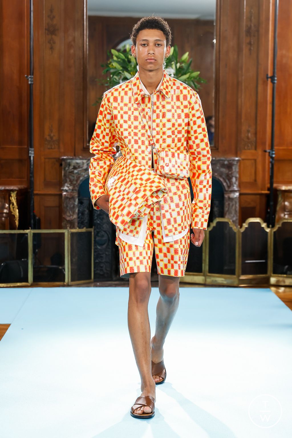 Fashion Week Paris Spring-Summer 2025 look 1 from the 3.PARADIS collection 男装