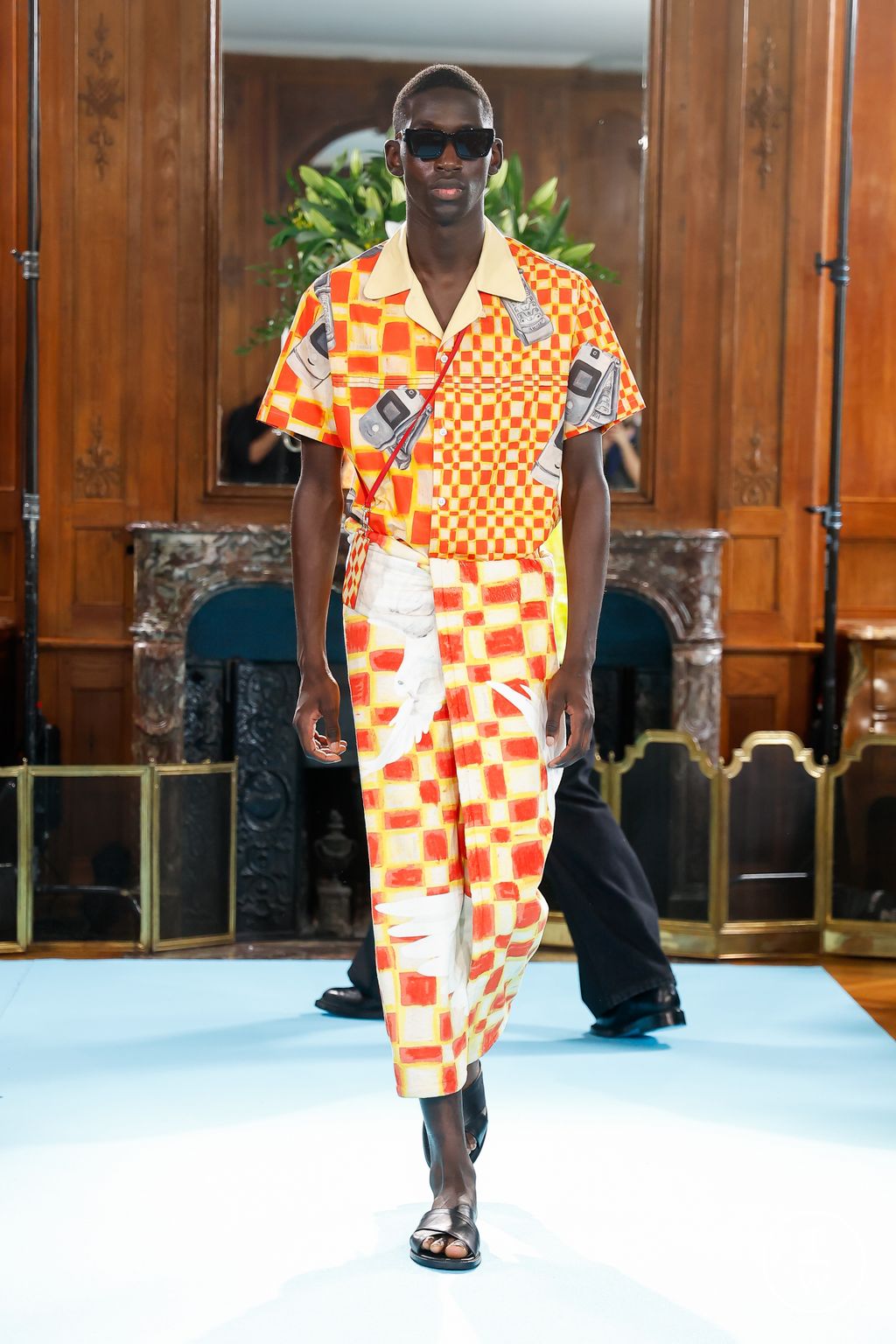 Fashion Week Paris Spring/Summer 2025 look 10 de la collection 3.PARADIS menswear