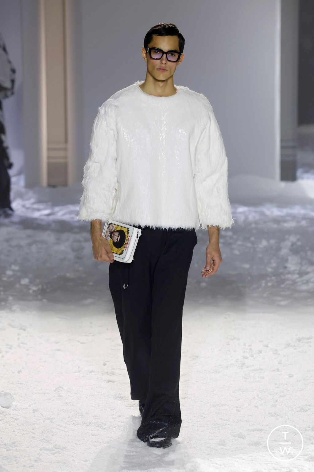 Fashion Week Paris Fall/Winter 2025 look 18 de la collection 3.PARADIS menswear