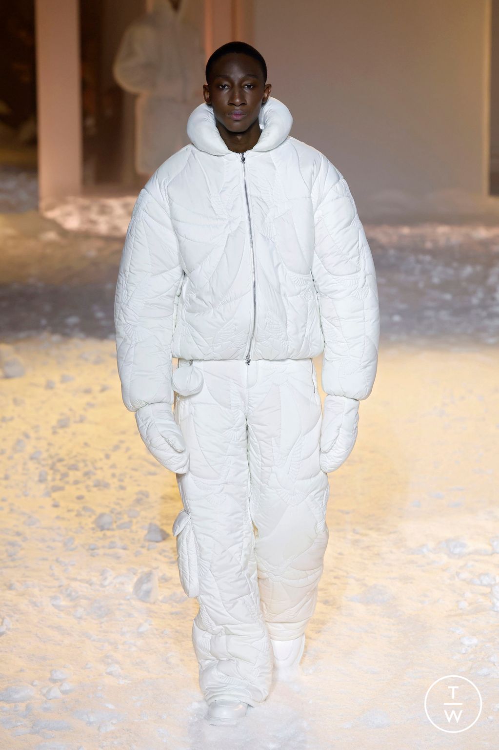 Fashion Week Paris Fall/Winter 2025 look 23 from the 3.PARADIS collection menswear