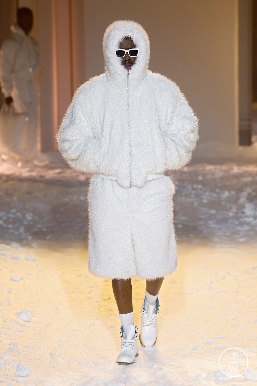 Fashion Week Paris Fall/Winter 2025 look 24 de la collection 3.PARADIS menswear