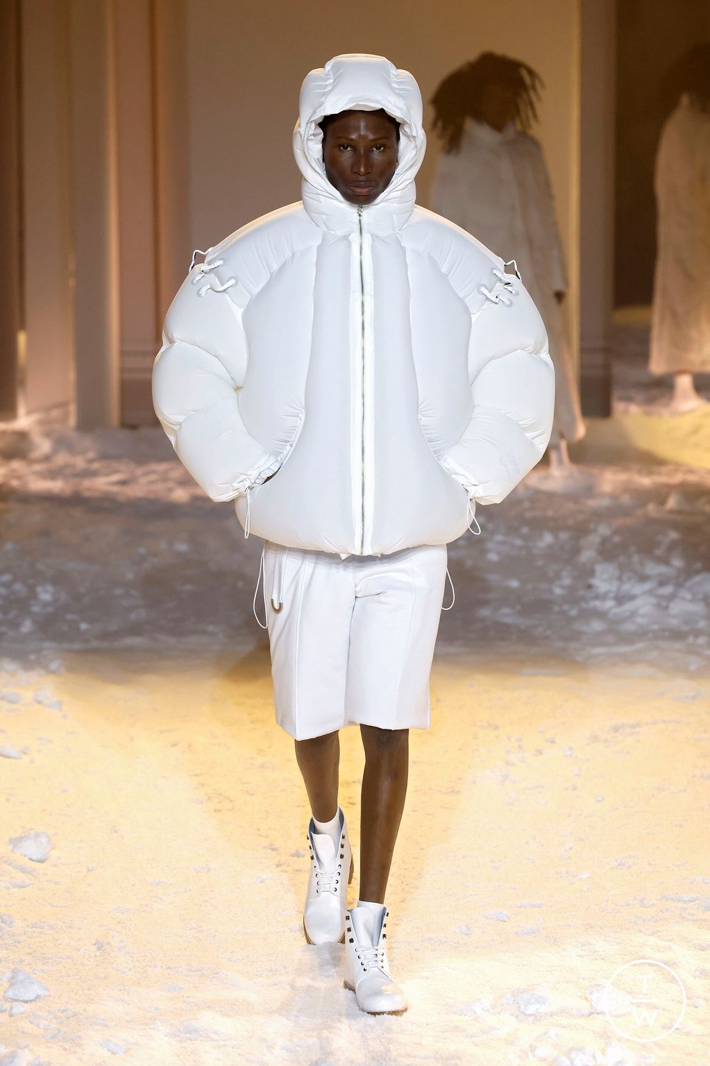 Fashion Week Paris Fall/Winter 2025 look 26 from the 3.PARADIS collection menswear