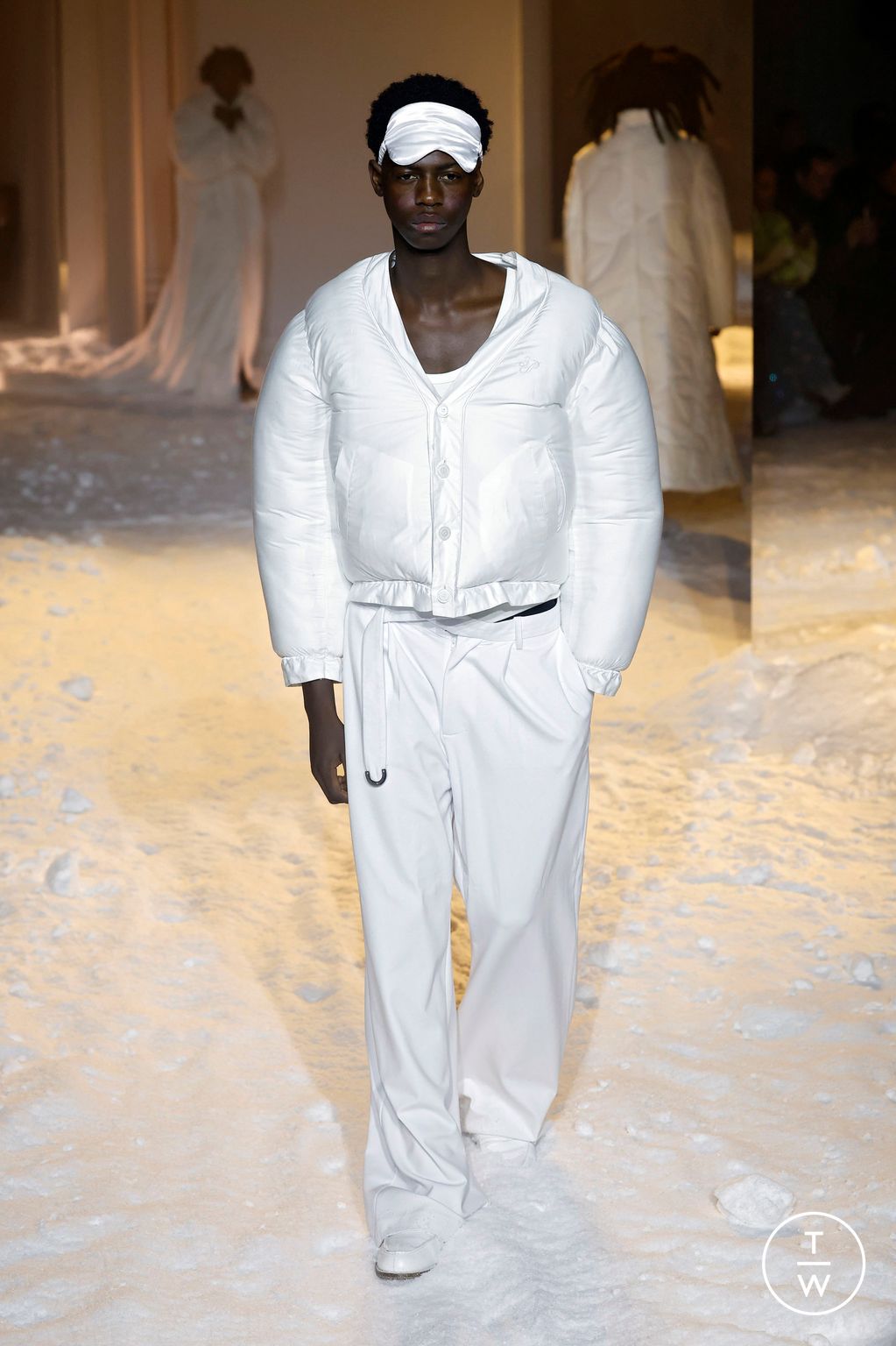 Fashion Week Paris Fall/Winter 2025 look 29 de la collection 3.PARADIS menswear