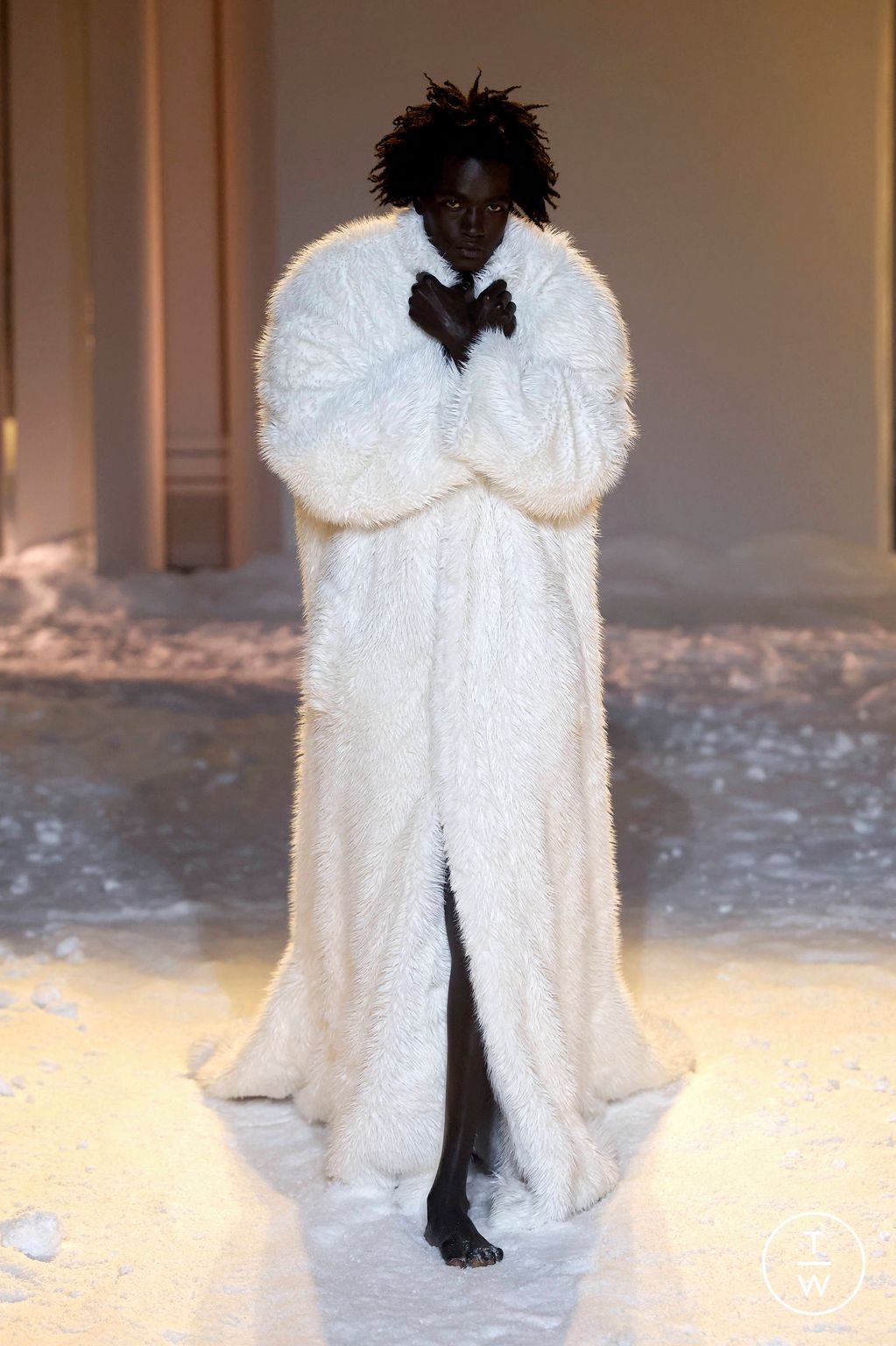 Fashion Week Paris Fall/Winter 2025 look 30 from the 3.PARADIS collection menswear