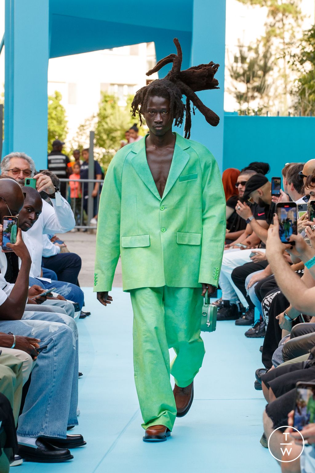 Fashion Week Paris Spring/Summer 2024 look 1 from the 3.PARADIS collection menswear