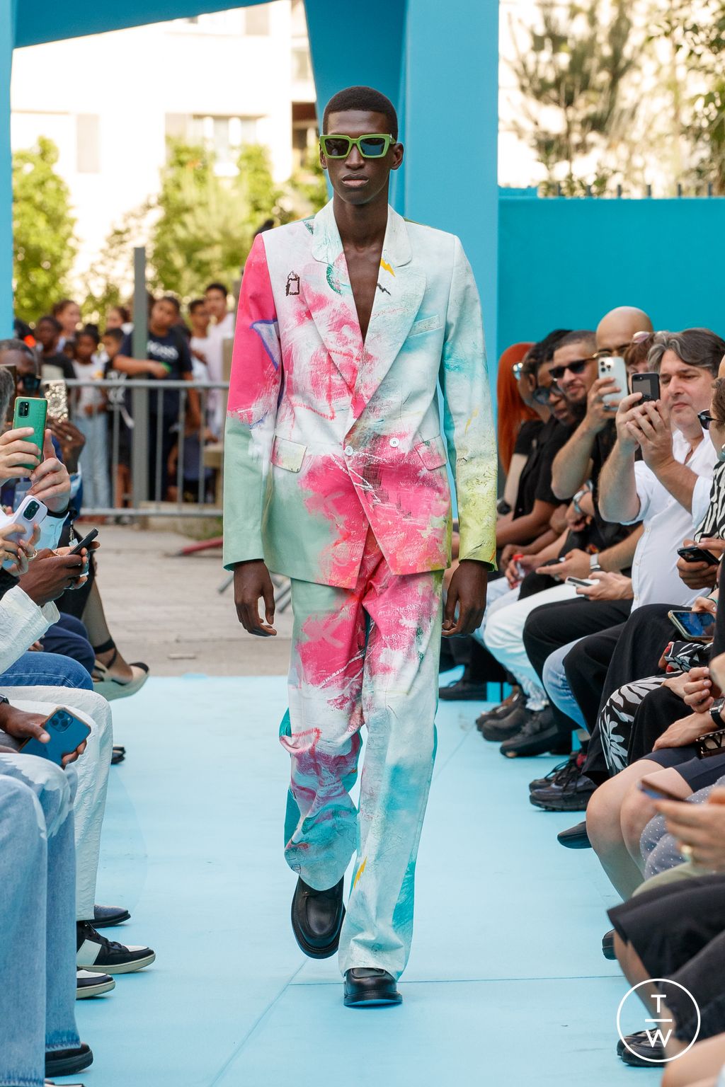 Fashion Week Paris Spring/Summer 2024 look 26 from the 3.PARADIS collection menswear