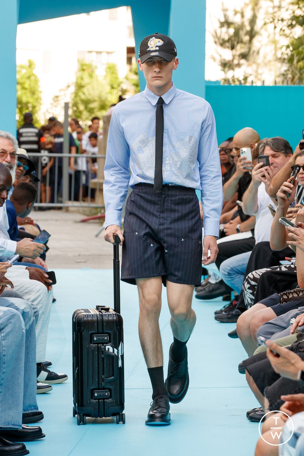 Fashion Week Paris Spring/Summer 2024 look 28 from the 3.PARADIS collection menswear
