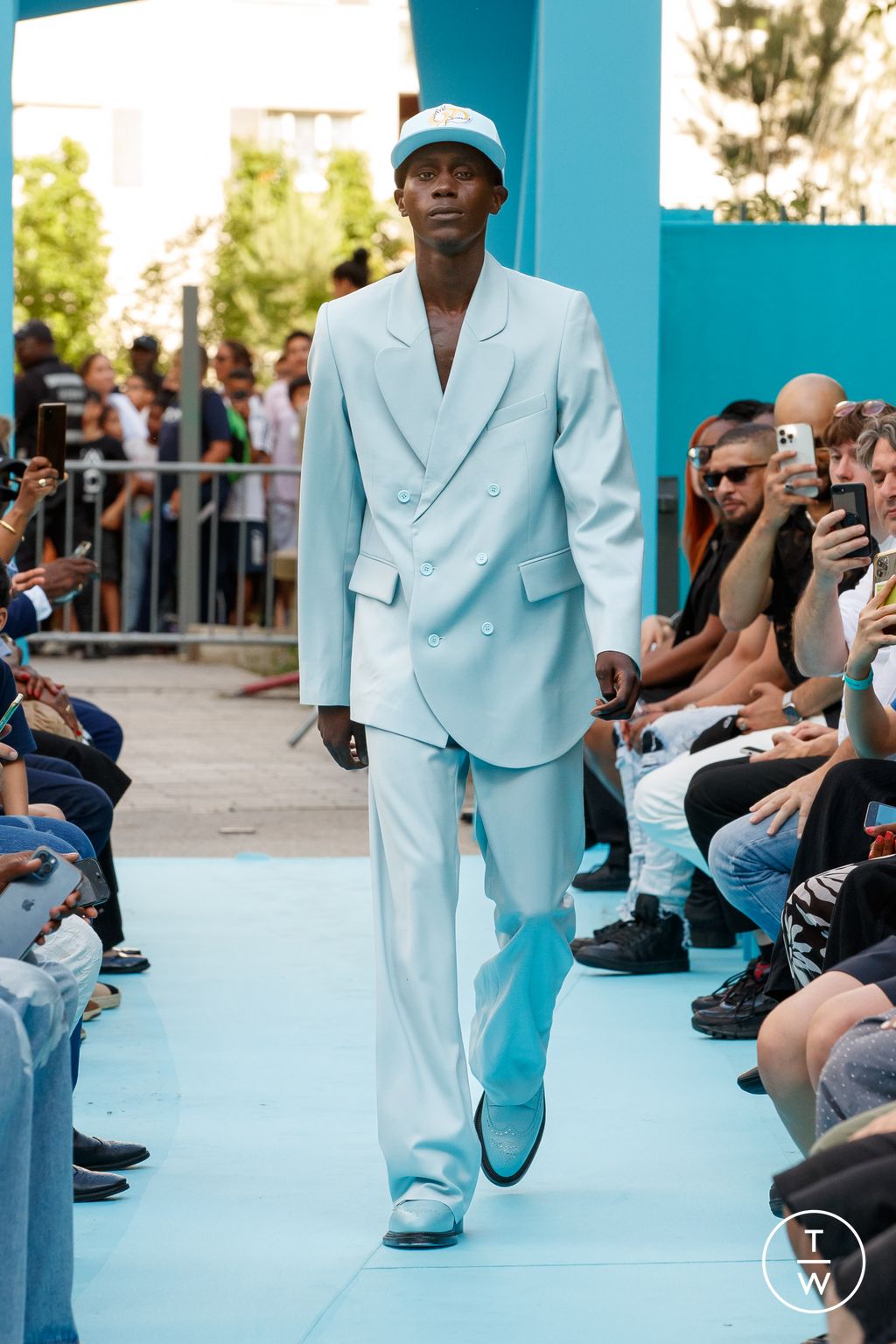 Fashion Week Paris Spring/Summer 2024 look 30 from the 3.PARADIS collection 男装