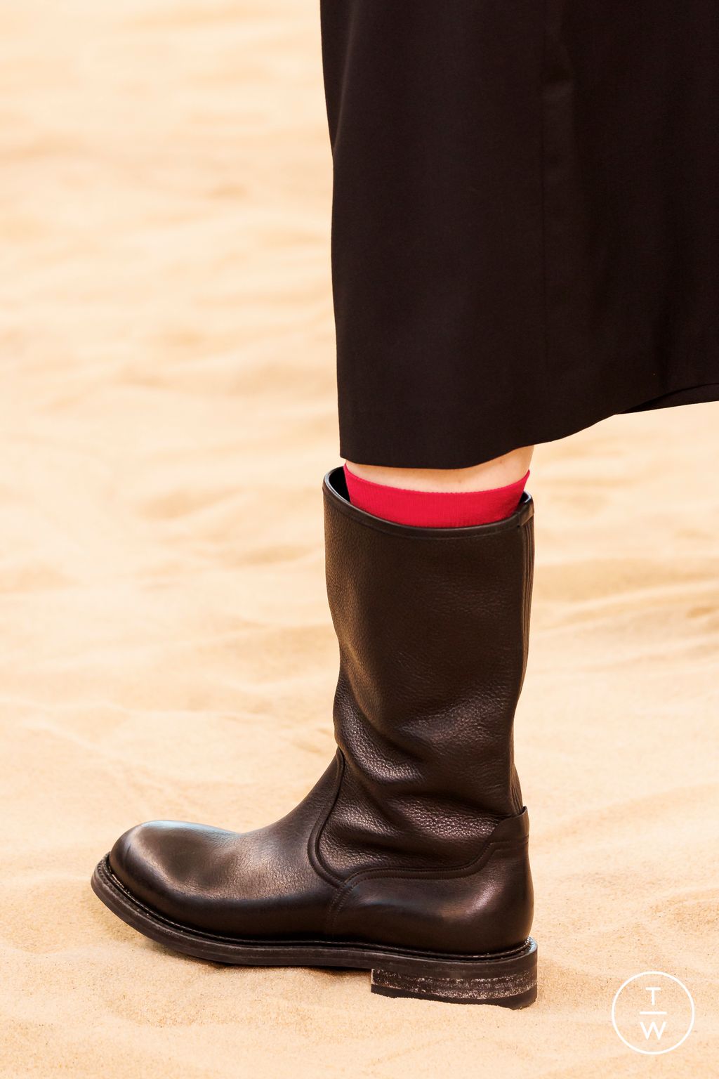 Fashion Week Paris Spring/Summer 2026 look 32 from the 3.PARADIS collection menswear accessories