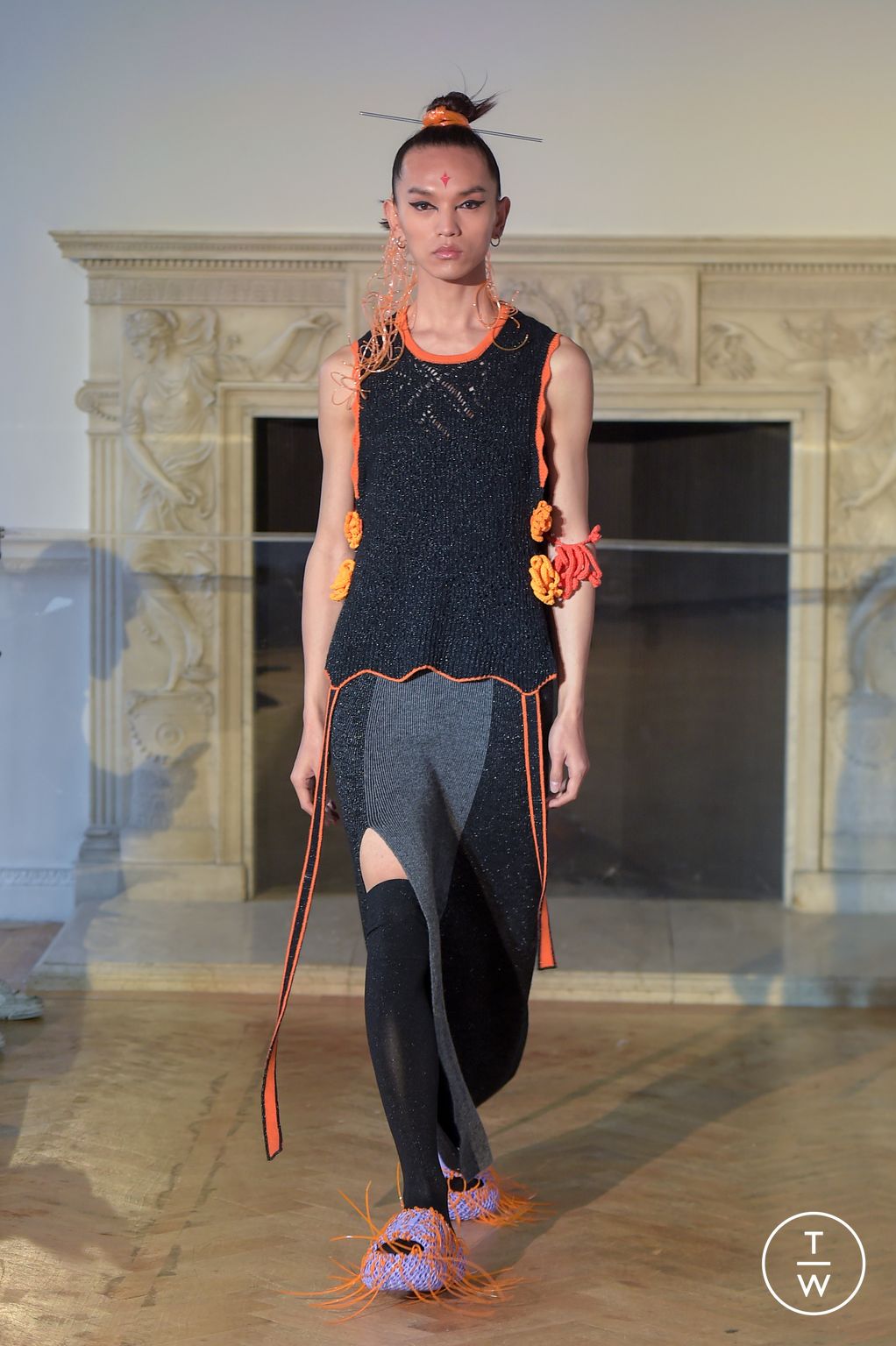 Fashion Week London Fall/Winter 2023 look 4 from the Chau Rising collection 女装