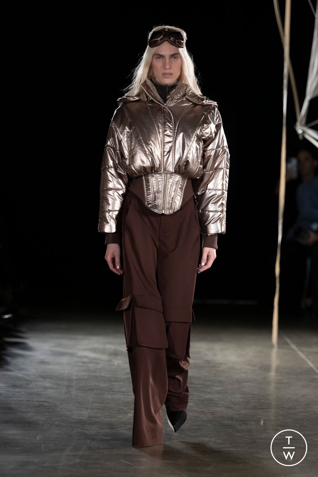 Fashion Week London Fall/Winter 2023 look 4 from the MITHRIDATE collection 女装