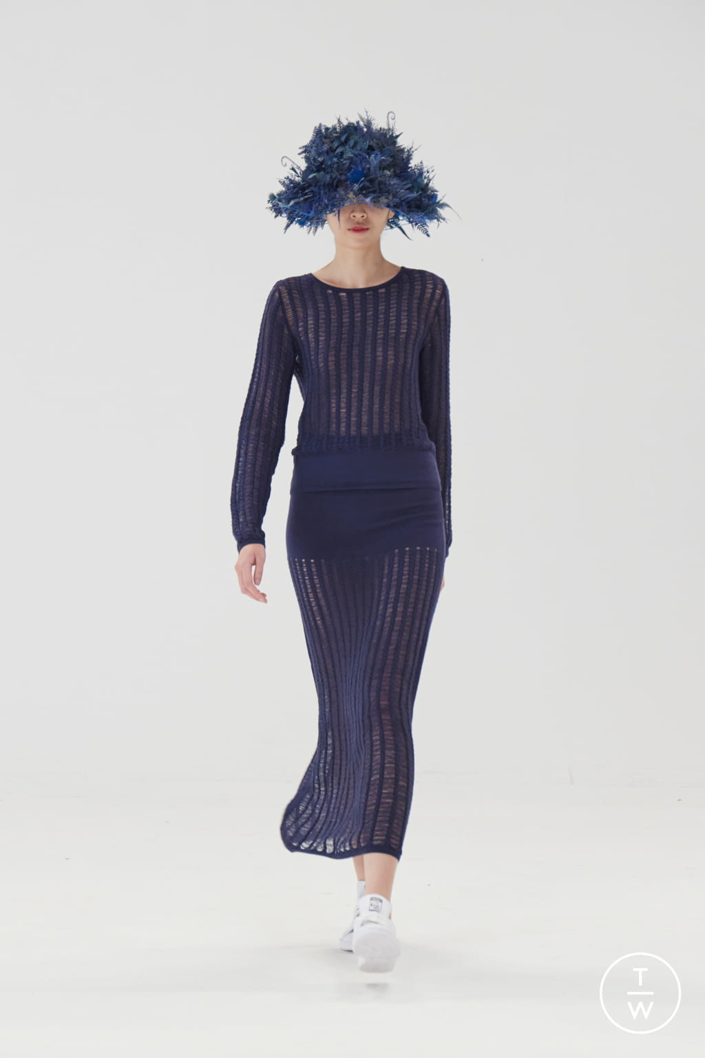 Fashion Week London Fall/Winter 2021 look 5 de la collection APUJAN womenswear