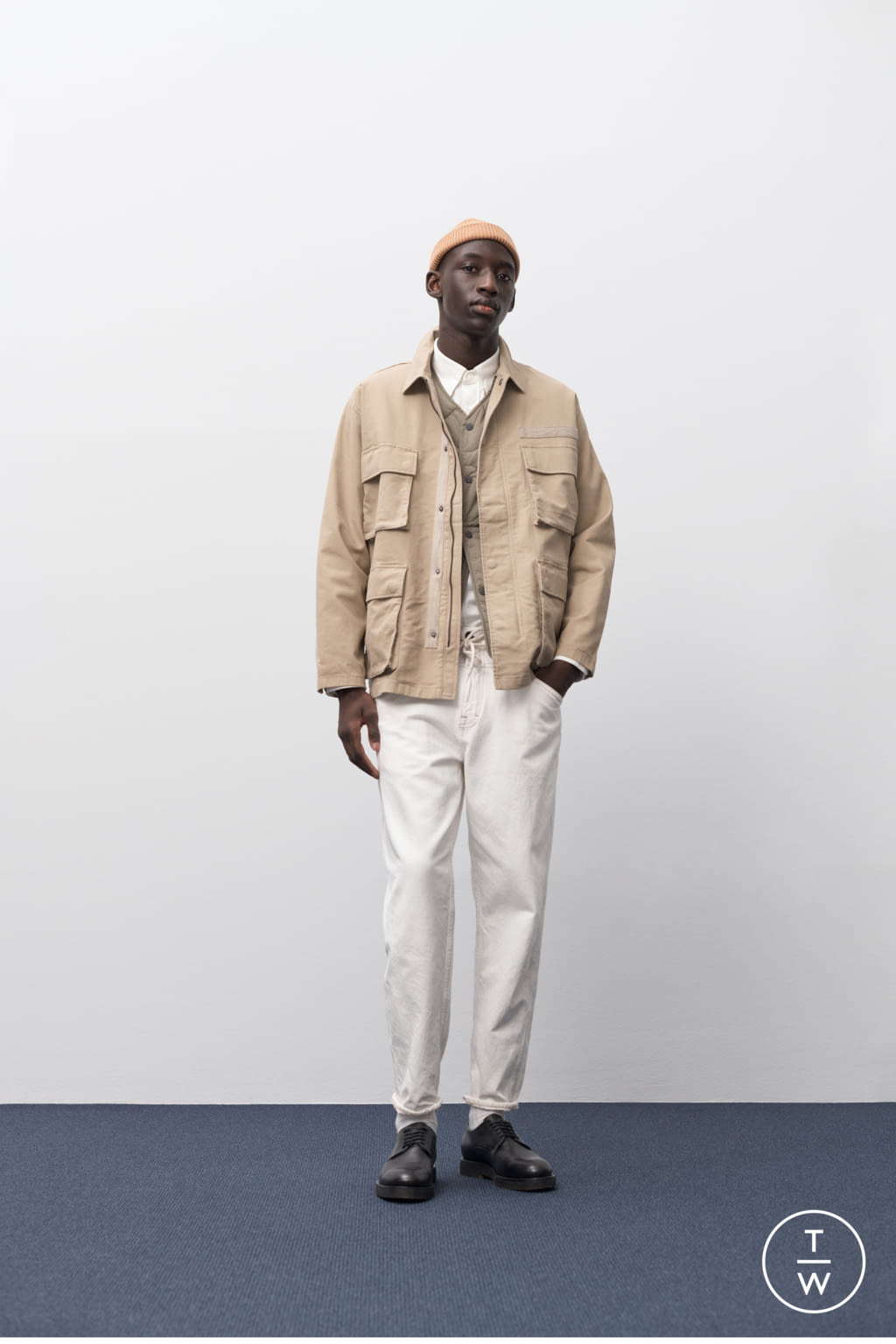 Fashion Week Paris Spring/Summer 2022 look 7 from the Closed collection menswear