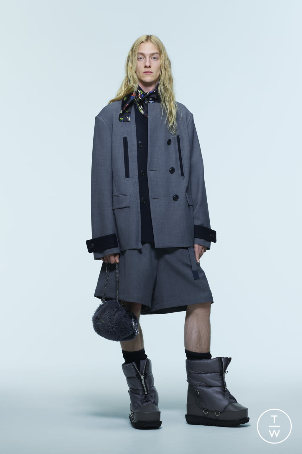 Fashion Week Paris Pre-Fall 2022 look 4 de la collection Sacai menswear