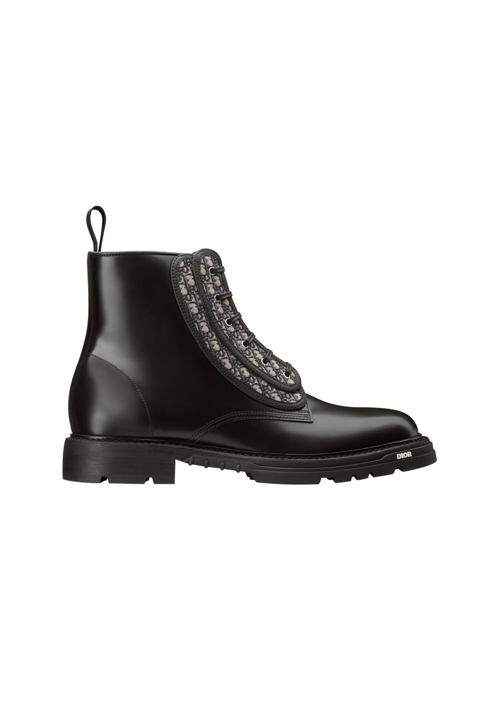 Fashion Week Paris Fall/Winter 2021 look 17 from the Dior Homme collection 男装配饰