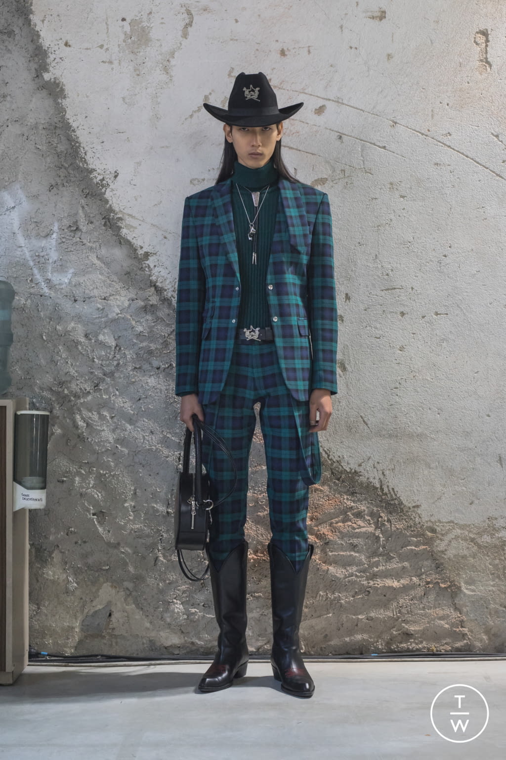 Fashion Week Florence - Pitti Spring/Summer 2022 look 4 from the Thebe Magugu collection menswear