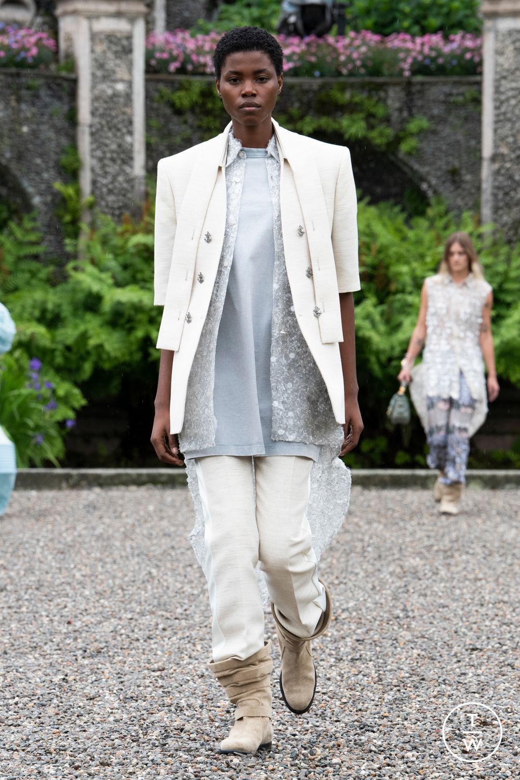 Fashion Week Paris Resort 2024 look 40 from the Louis Vuitton collection womenswear