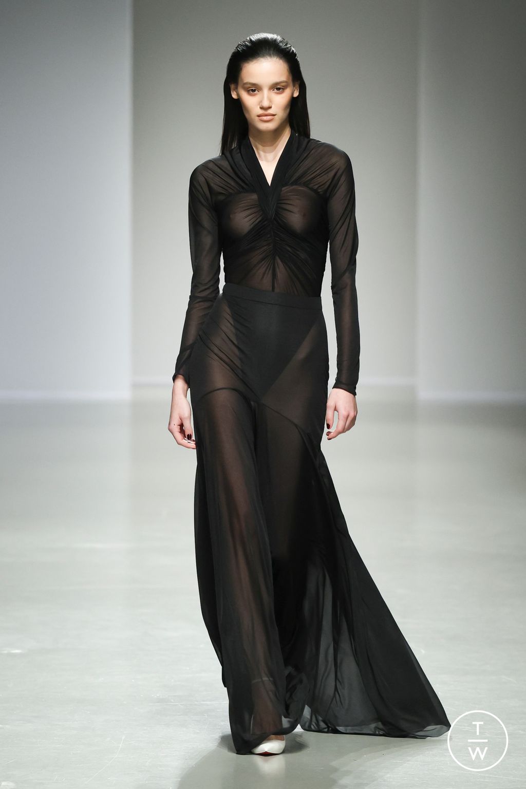 Fashion Week Paris Fall/Winter 2025 look 40 from the Atlein collection womenswear