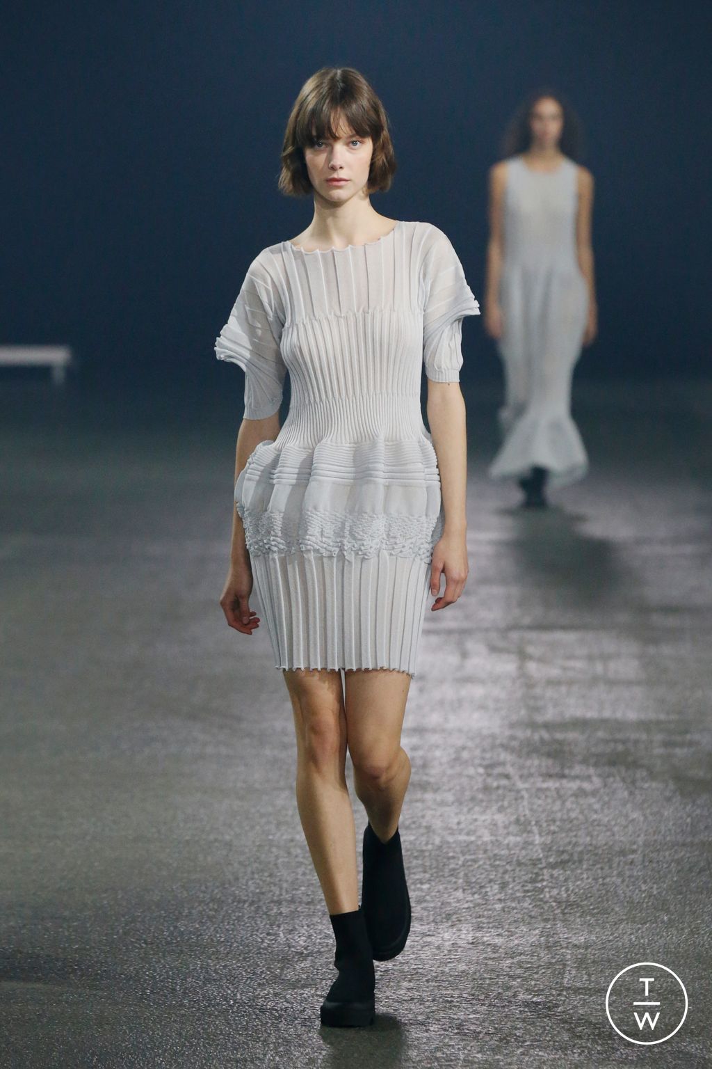 Fashion Week Paris Spring/Summer 2023 look 40 from the Issey Miyake collection womenswear
