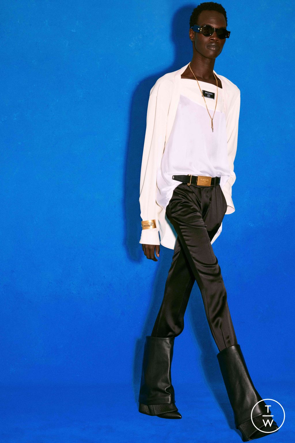 Fashion Week Paris Resort 2025 look 40 from the Balmain collection menswear